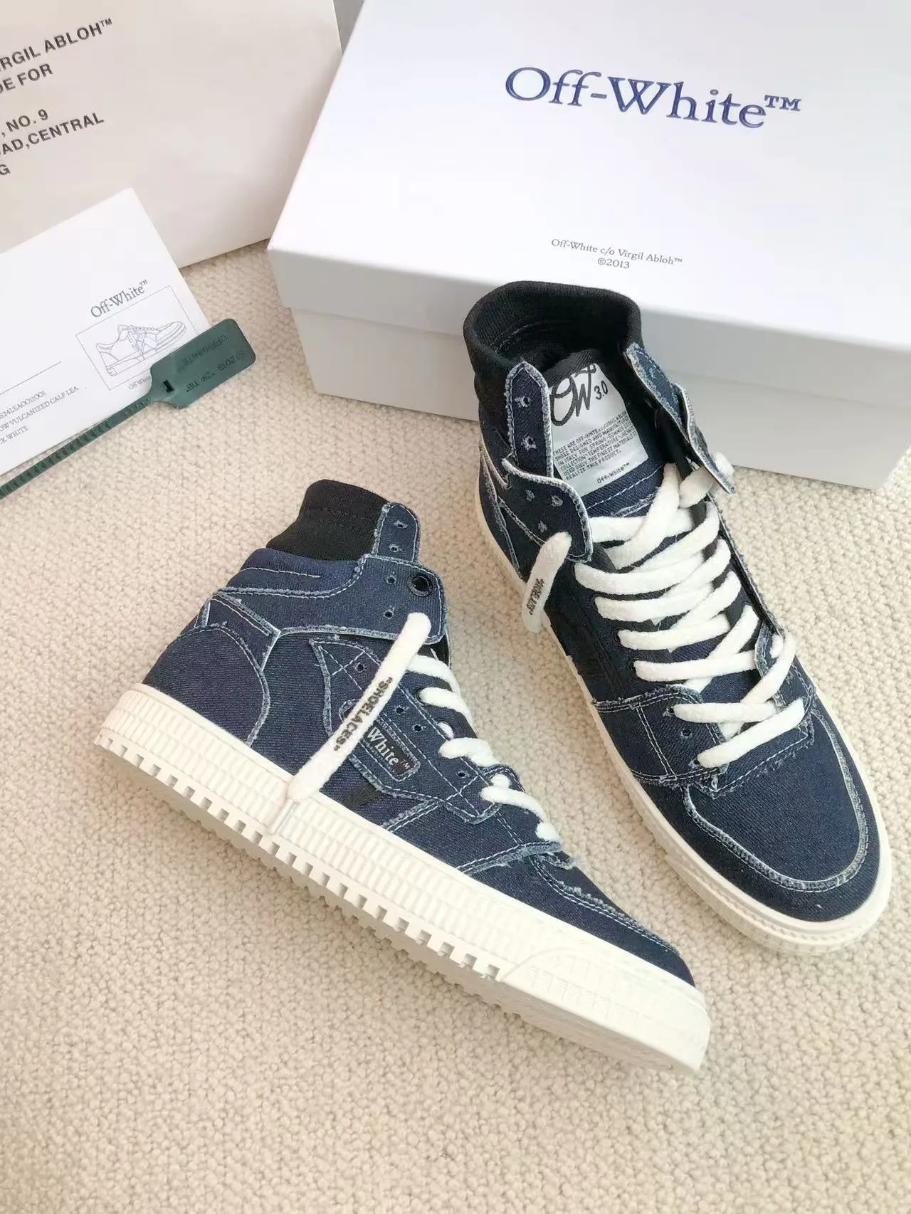 Men's men's shoes P660! 🌈🌈OFF WHITE🌈🌈 ⚡️Couple model⚡️🍓New color🍓 👉Ex-factory price: 130-45 The latest spring model of Gaobang street casual Martin style masterpiece, released the highest quality version on the market 👊 Series original mold opening, original lasting, production technology 1:1 original ➰🔜The best choice for more and more celebrities and Internet celebrities🔸In the classics Changes in the code🔸Innovate in the trend🔸Strive to break away from the shackles of bad street design🔝Although he is not the originator of fashion design, he is definitely a shining dark horse in avant-garde design🐴🆙Do not follow the trend🔅Not universal beauty🔅 Fabric💯First-layer cowhide Lining💯Imported skin-friendly and environmentally friendly polyester mesh Foot pads💯Original molded high-elastic environmentally friendly molding pads Midsole💯Original lasting process Outsole💯Rubber outsole Packaging💯Official website synchronized full set of packaging (brand wrapping paper, brand certificate, brand cloth bag)